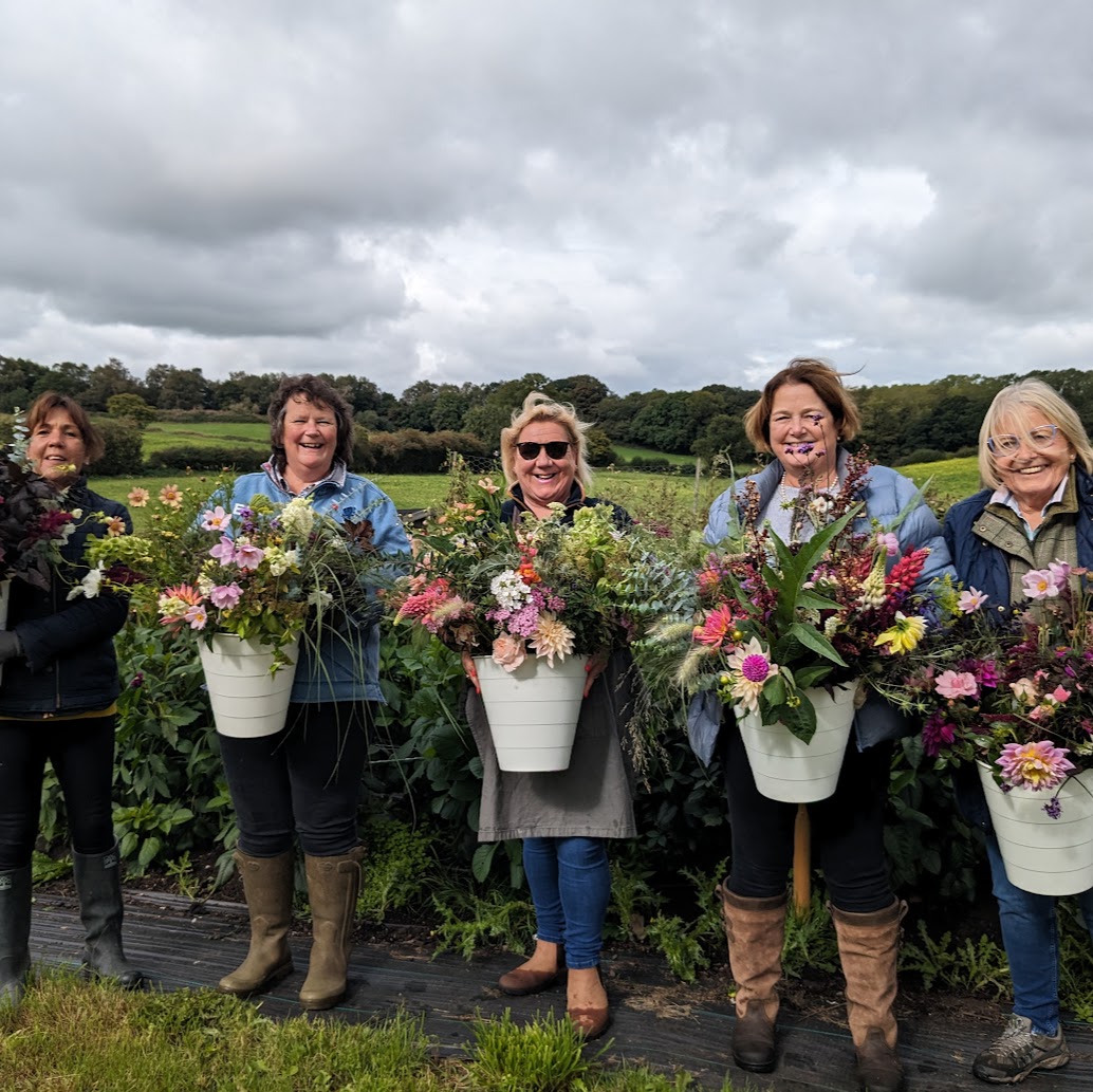 Garden to Vase by Rosie Williams of Park Lane Flowers