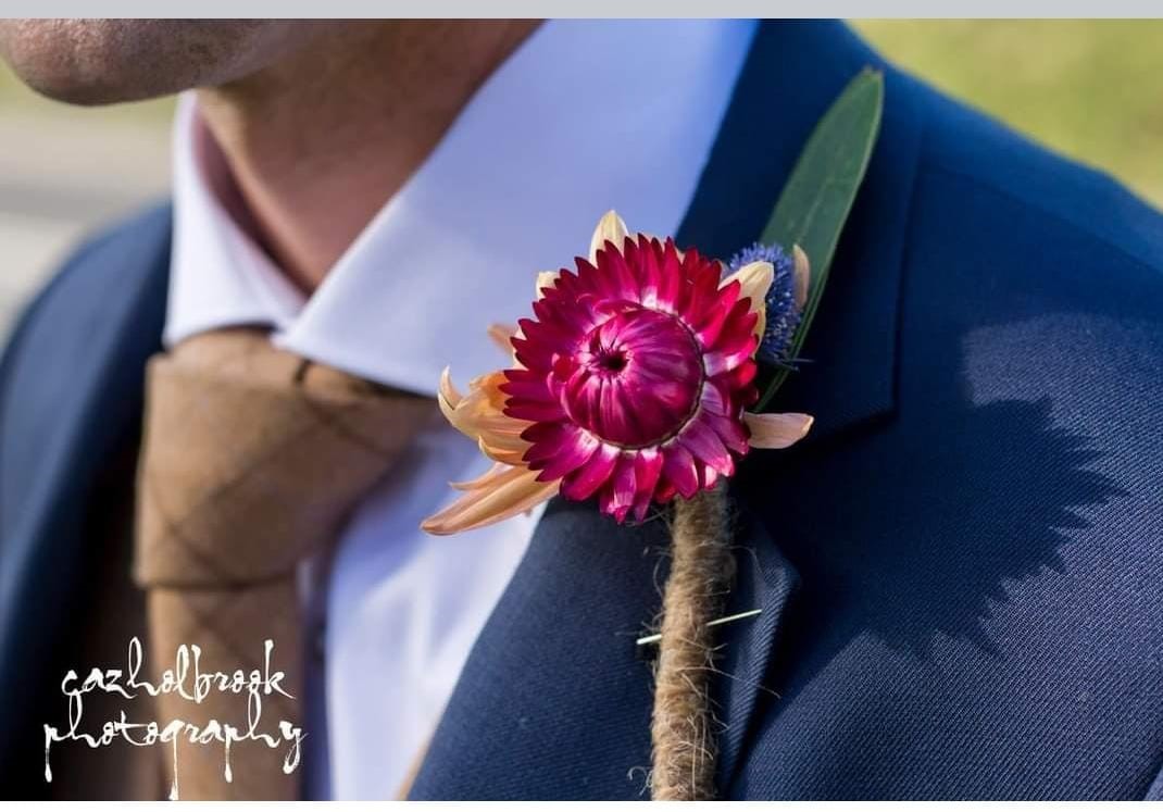 Create a button hole with Rozanne Delamore